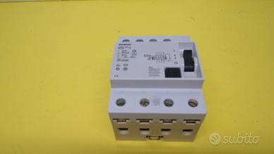 Interruttore differenziale Siemens 5SM1342-5 tripo