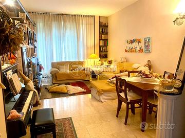 MERAVIGLIOSO TRILOCALE CON AMPIO BALCONE