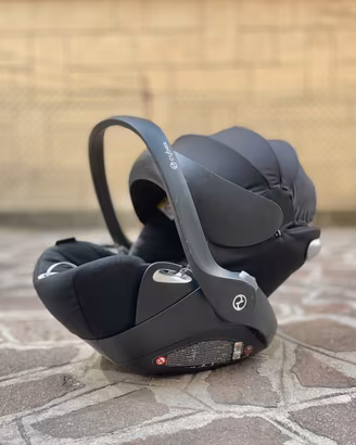 Ovetto Cybex Cloud Q Platinum e base isofix