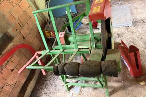 Trattore yanmar ke-160