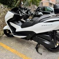 Honda forza 300
