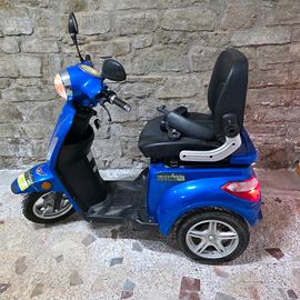 scooter elettrico per mobilità anziani e disabili 