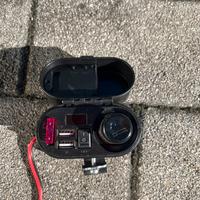 Alimentatore da moto caricabatterie