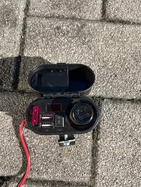 Alimentatore da moto caricabatterie