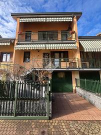 VILLA A SCHIERA A NONE