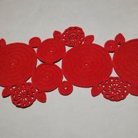 runeer in cordino realizzato a mano