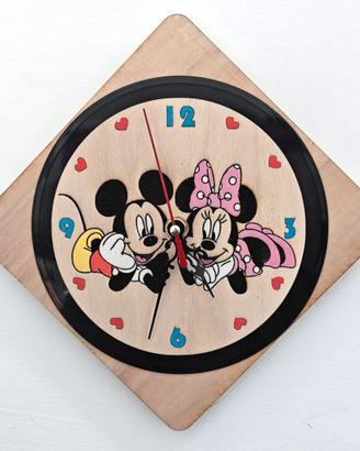 TOPOLINO E MINNIE - OROLOGIO DA PARETE IN LEGNO