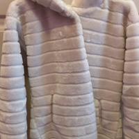 Giacca in eco-pelle bianca con cappuccio