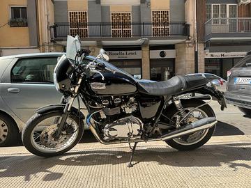 Triumph Thruxton 900
