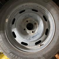 Pneumatici Michelin su cerchi in ferro