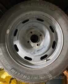 Pneumatici Michelin su cerchi in ferro
