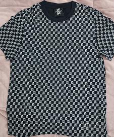 Calvin Klein T shirt