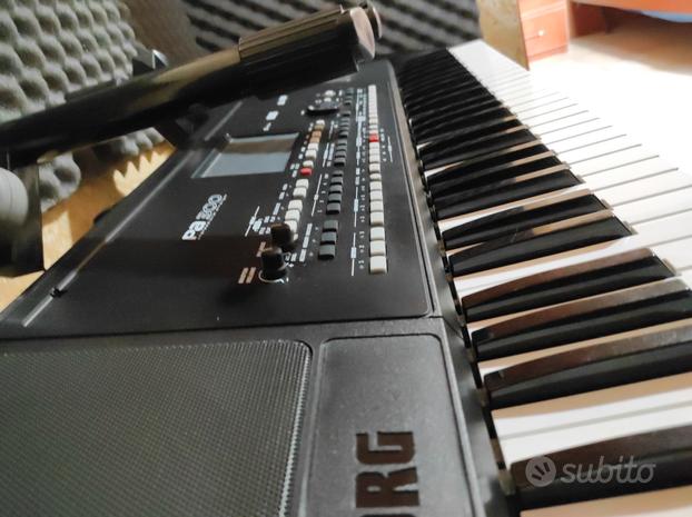 Korg pa300 tastiera arranger con custodia usato  Napoli