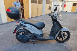 Liberty 150S  Abs - 6250km - tenuto in garage