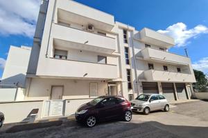 Appartamento di 110 m² con 4 locali e box auto a A