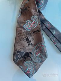 Cravatta fantasia cavalli e paisley - F. Cassandri