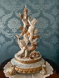 Statua Capodimonte “Cortese” 145/8, Putti con uva.