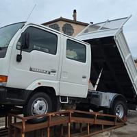 Nissan 6 posti Ribaltabile