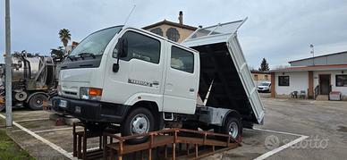 Nissan 6 posti Ribaltabile