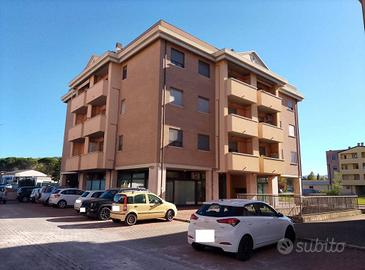 Appartamento di 65 m² con 3 locali e box auto a Ma