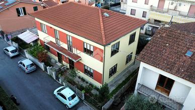 CASA SEMINDIPENDENTE A SERRAVALLE PISTOIESE