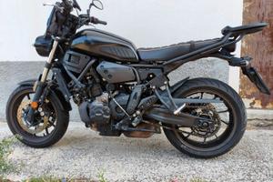 yamaha xsr 700 accessoriatissima, anno 2021
