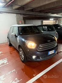 Mini cooper countrymen