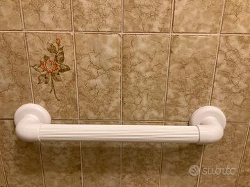 Maniglioni bagno anziani