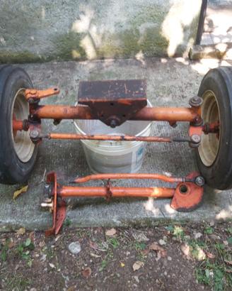 Assale trattorino