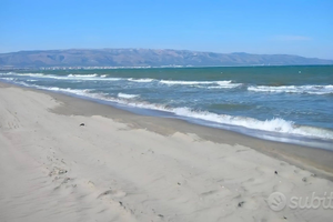Campeggio sul mare di 6 ettari con immobili