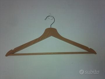 Appendiabiti in legno