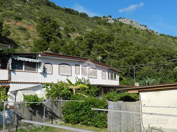 3 LOCALI A CAMEROTA