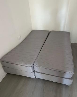 2 letti singoli IKEA con materassi e topper
