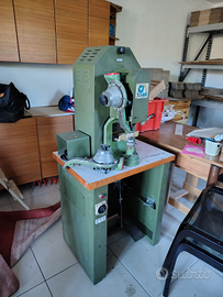 Rivettatrice industriale trifase