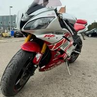 Moto Yamaha R6