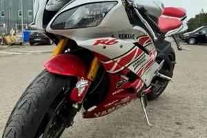 Moto Yamaha R6