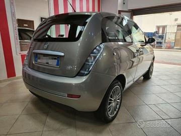 Lancia Ypsilon 1.3 MJT 75 CV Platino