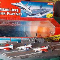 Giocattolo 1988 - Portaerei con 3 micro jet