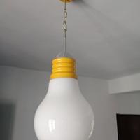 Lampada a forma di maxi lampadina anni '70