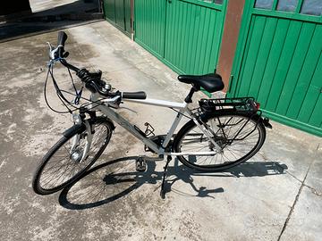 Bici uomo bicicletta perfetta trekking bike