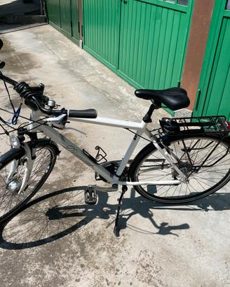Bici uomo bicicletta perfetta trekking bike