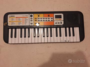 Pianola  con custodia originale - come nuova 