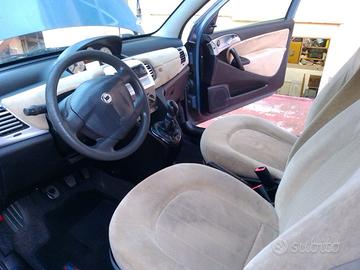 Lancia Ypsilon elefantino 1200 anno 2005