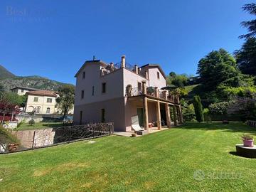 Villa di 640 m² con più di 5 locali e box auto dop