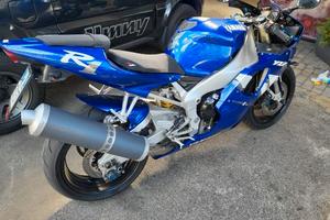 YAMAHA R1