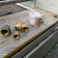 raccorderia a vite in ottone e rame a pinzare
