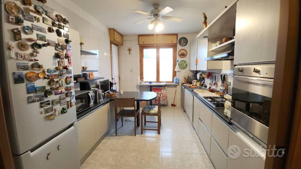 Appartamento di 122 m² con 5 locali e box auto a B - Vista 5