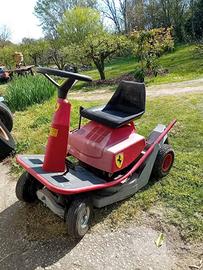 Trattorino rasaerba senza raccoglitore