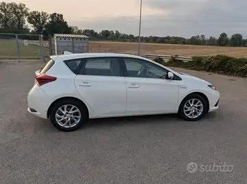 Splendida Toyota Auris CVT Hybrid  Active 1.8