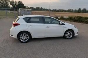 Splendida Toyota Auris CVT Hybrid  Active 1.8